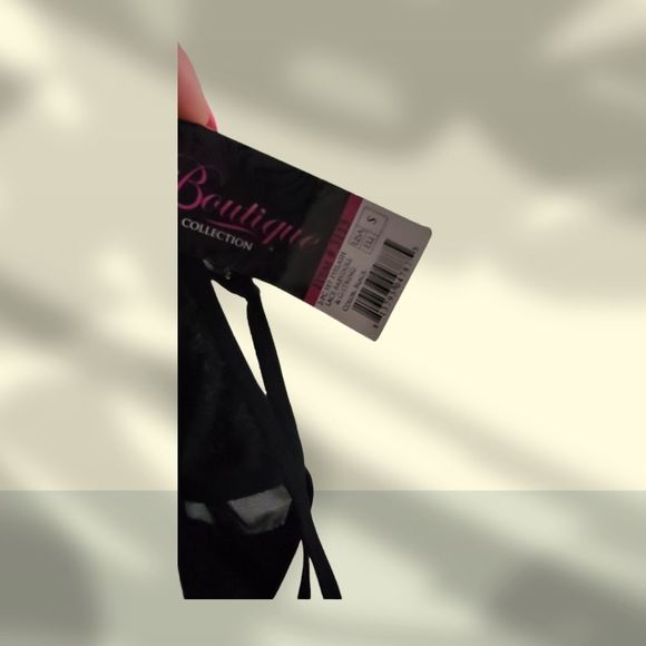 Intimate Set - Picture 7 of 8